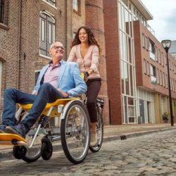 Elektrische-rolstoelfiets-kopen-1024x495